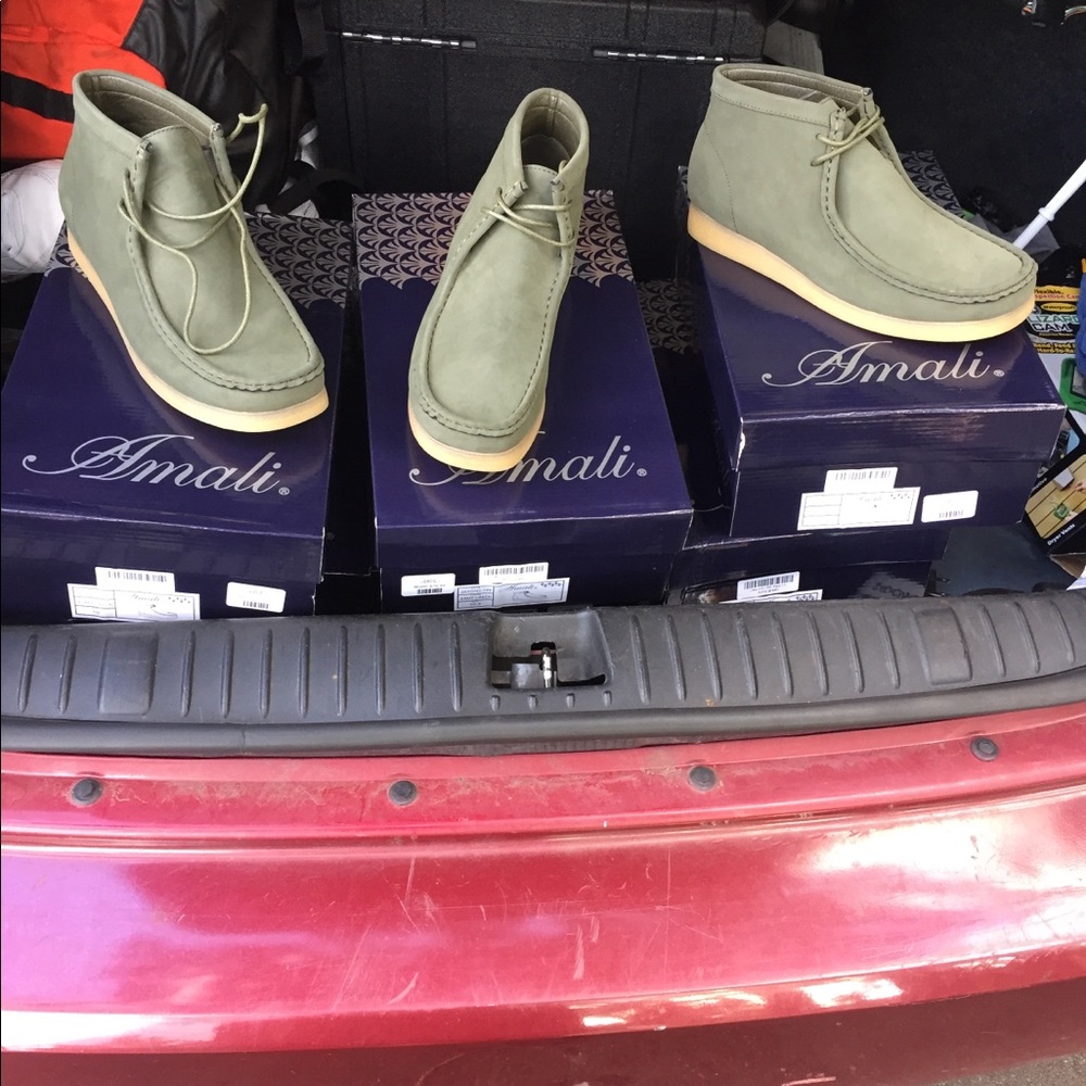 Shoes - Picture 3 of 3